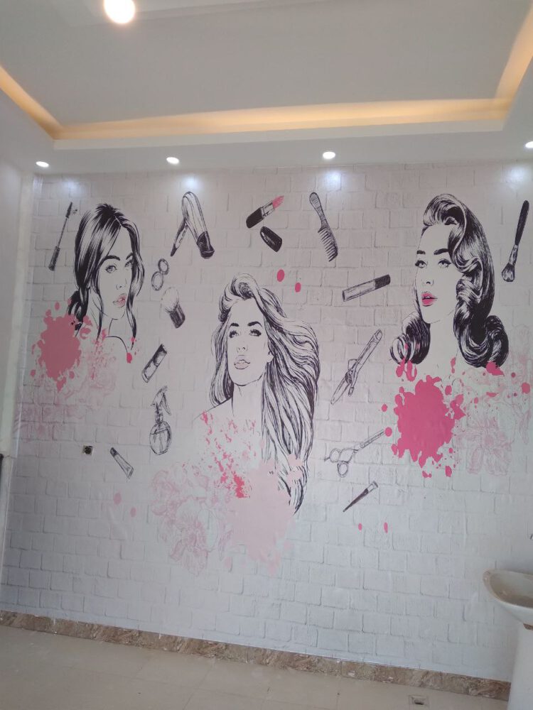 اجرای پوستر دیواری آرایشگاه زنانه